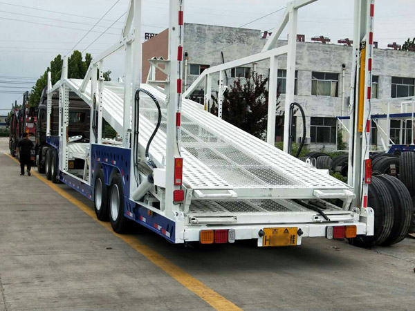車輛運輸半掛車